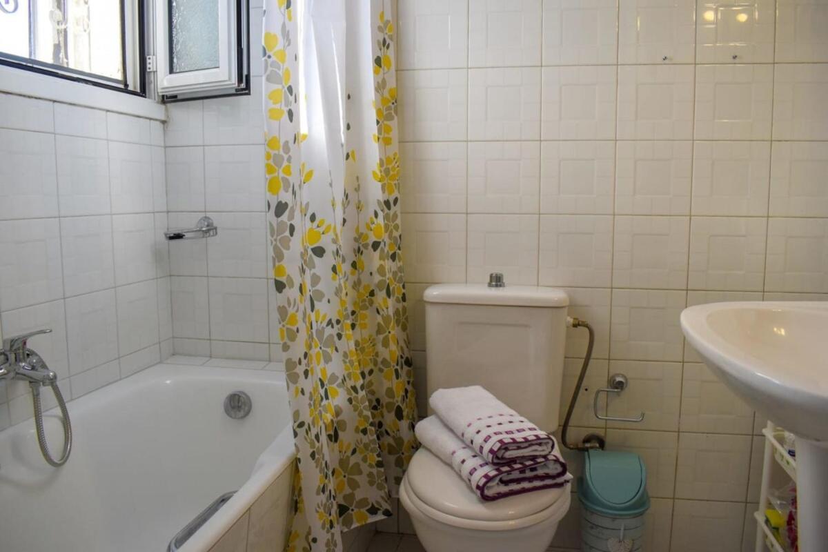 칼라마타 Cozy Flat On The Main Square, 10Min To The Sea 빌라 외부 사진