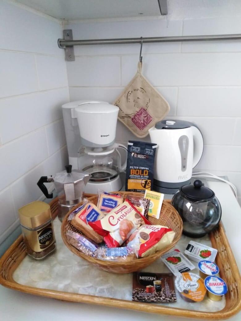 칼라마타 Cozy Flat On The Main Square, 10Min To The Sea 빌라 외부 사진