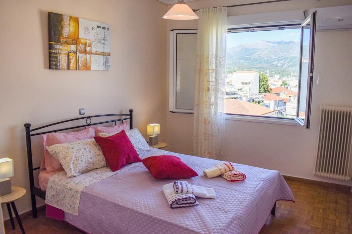 칼라마타 Cozy Flat On The Main Square, 10Min To The Sea 빌라 외부 사진