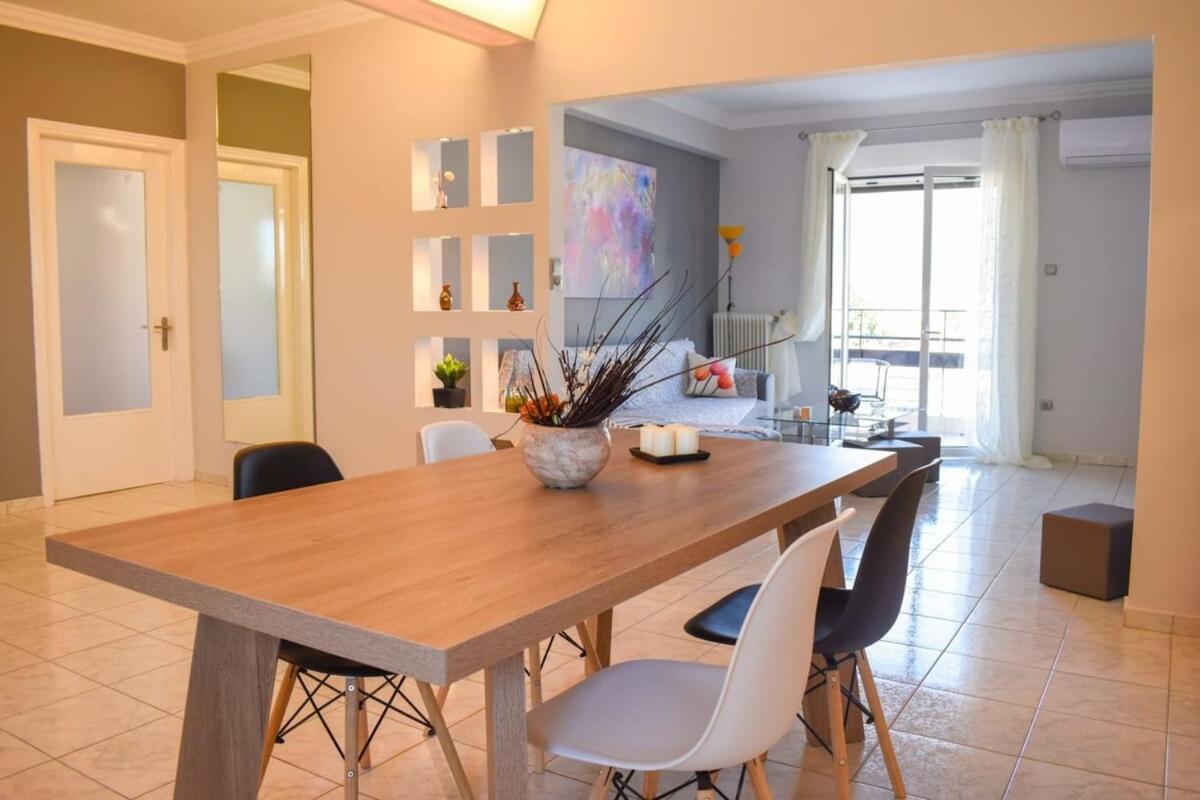 칼라마타 Cozy Flat On The Main Square, 10Min To The Sea 빌라 외부 사진